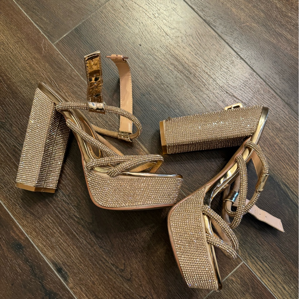 COPY - Rose gold heels